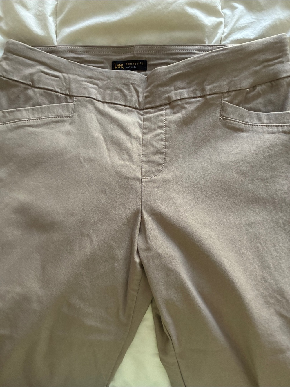 Lee Women's Light Taupe Capris